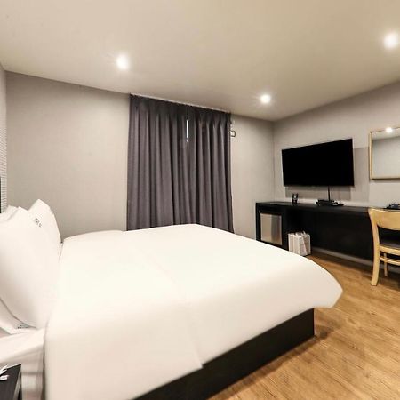 Hotel Laon Thongjong Kültér fotó